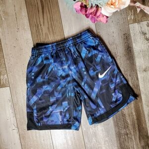 Nike Dri-Fit Blue and Black Graphic Boys Athletic Pull-On Basketball Shorts GUC